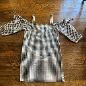 black and white bow sleeve dress